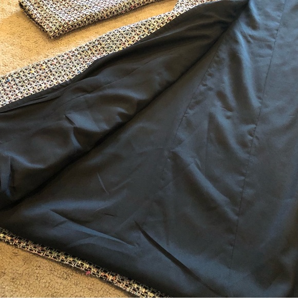 Women’s Jacket - Picture 2 of 7